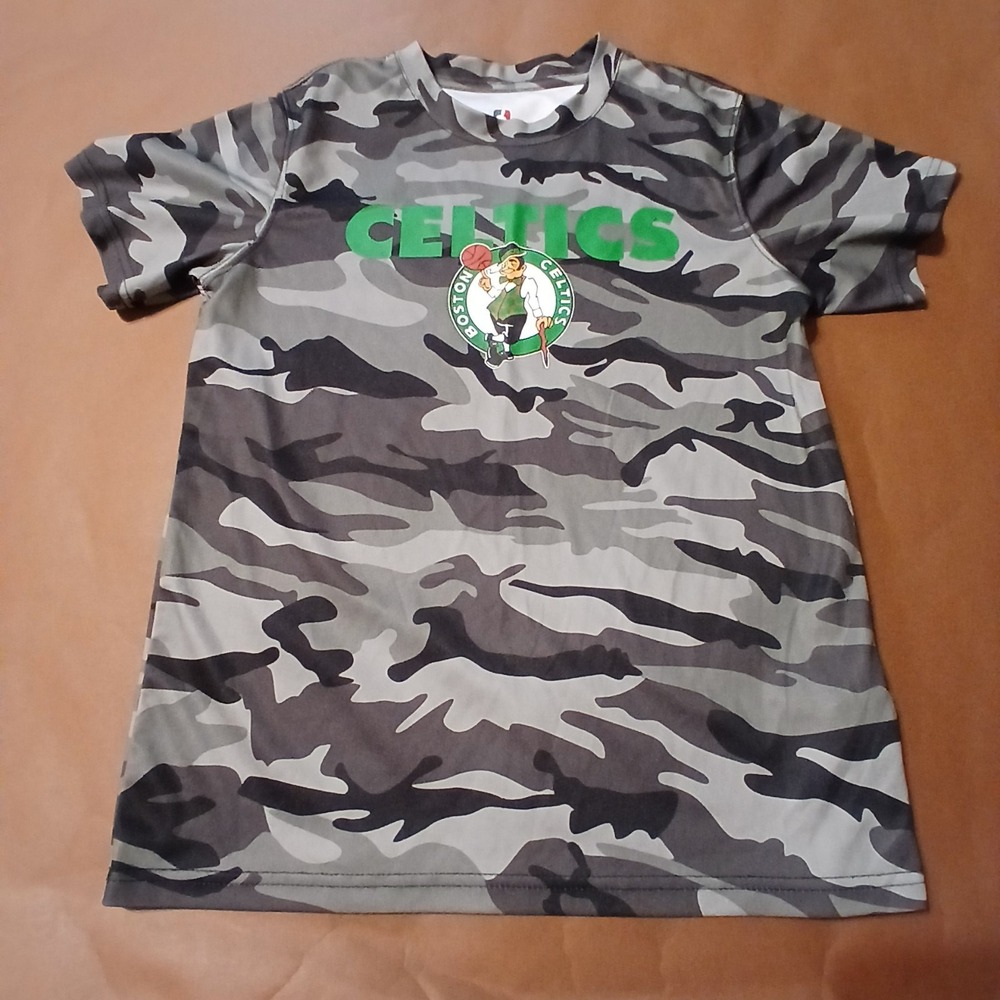 Boston Celtics NBA Basketball Youth Large 14-16 T Shirt Black & Gray Camo